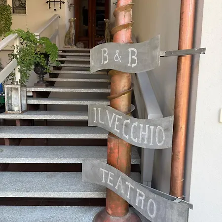 לינה וארוחת בוקר Il Vecchio Teatro *