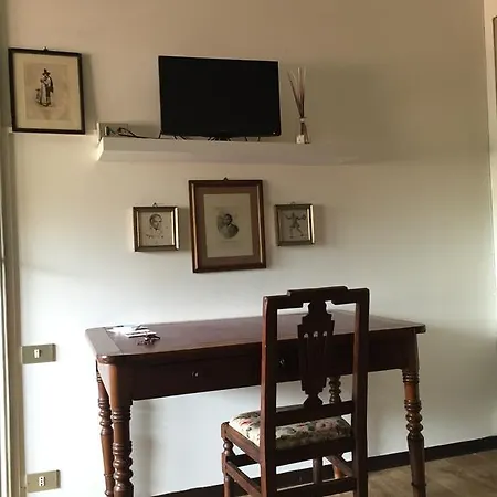 לינה וארוחת בוקר Il Vecchio Teatro ביאלה